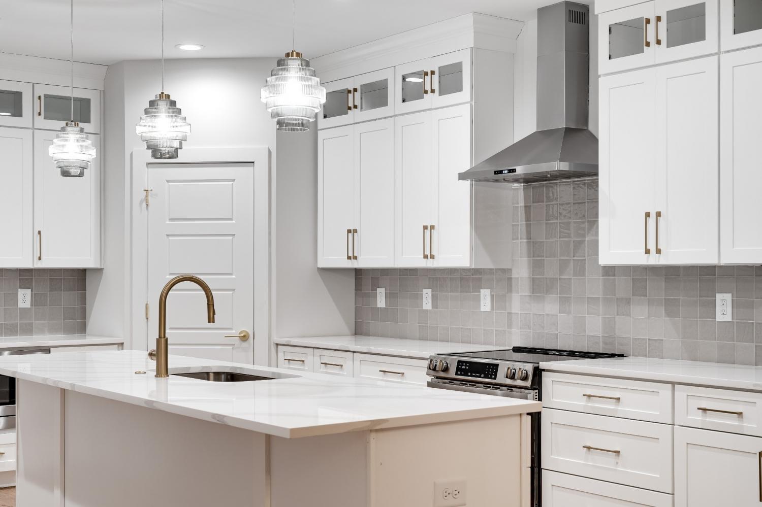 2118B-Burns-St For Sale