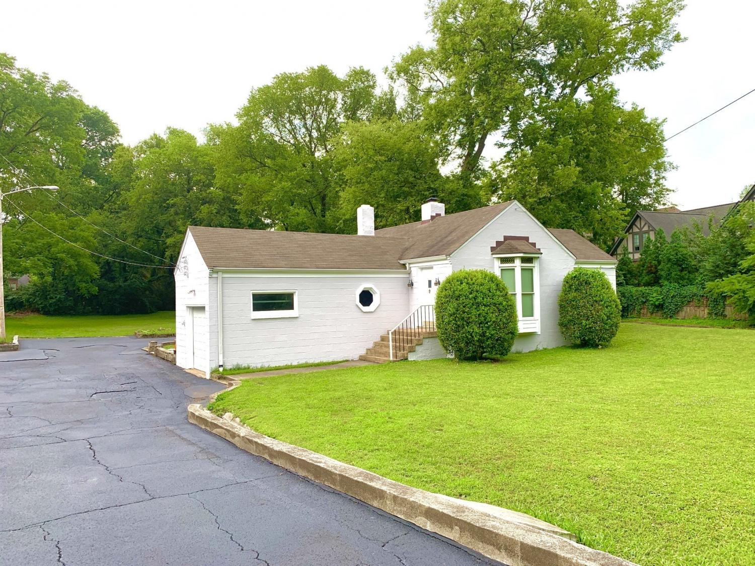 2909-Woodlawn-Dr For Sale
