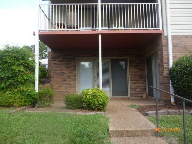 307-Village-Ln--W For Sale