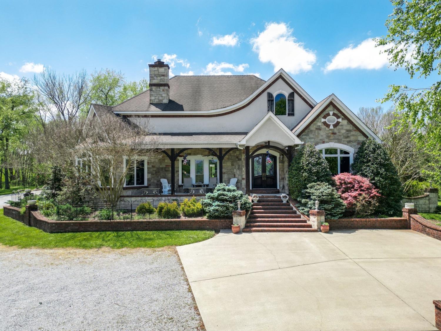 122-Creekside-Ln For Sale