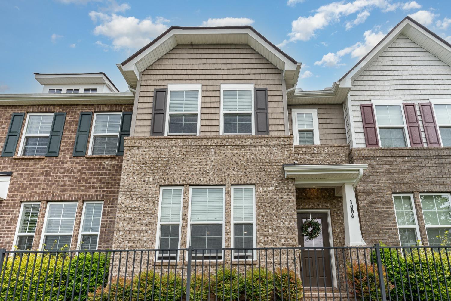 1006-Henley-Pvt-Lane For Sale