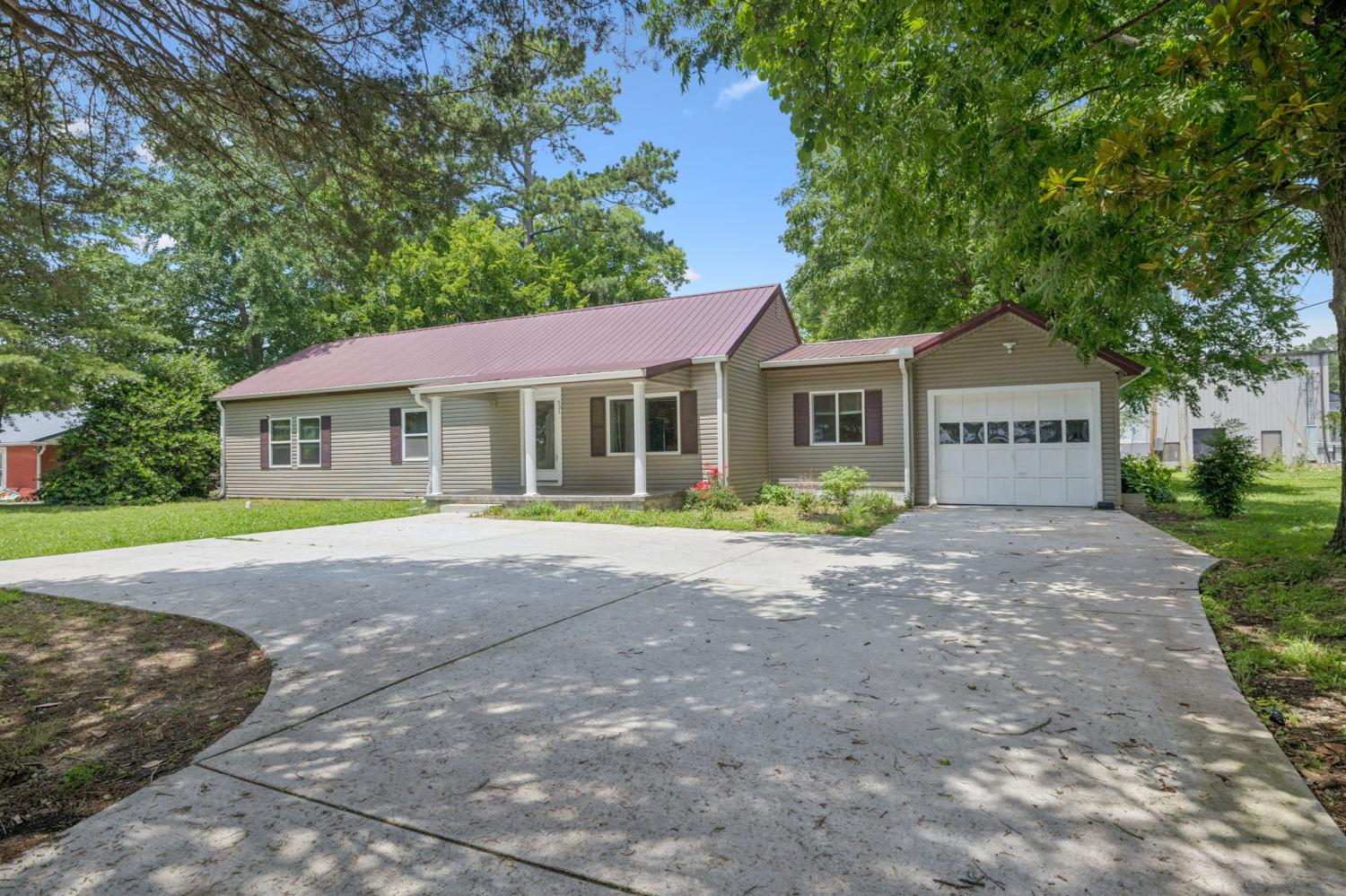 631-W-Maple-St For Sale