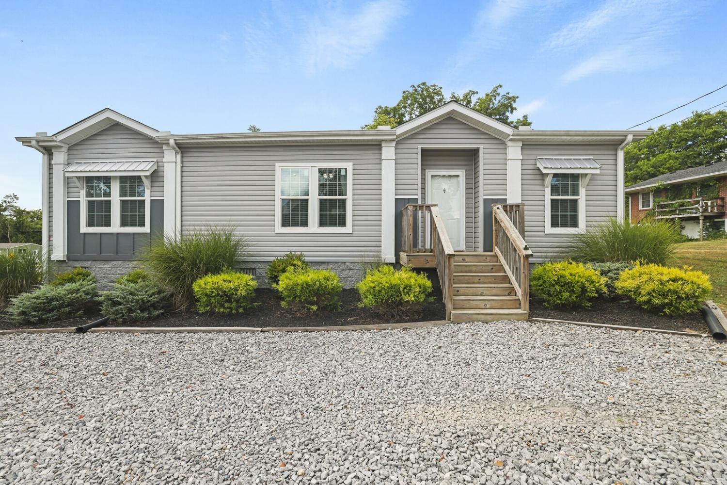 104-E-Pond-St For Sale