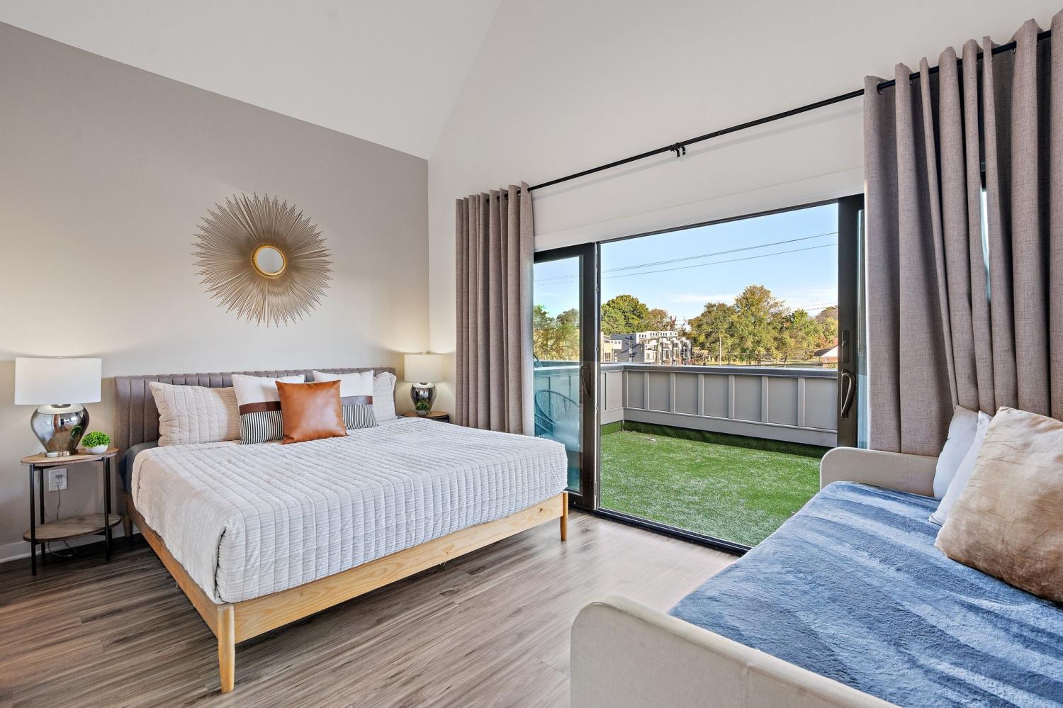 738-Douglas-Ave For Sale