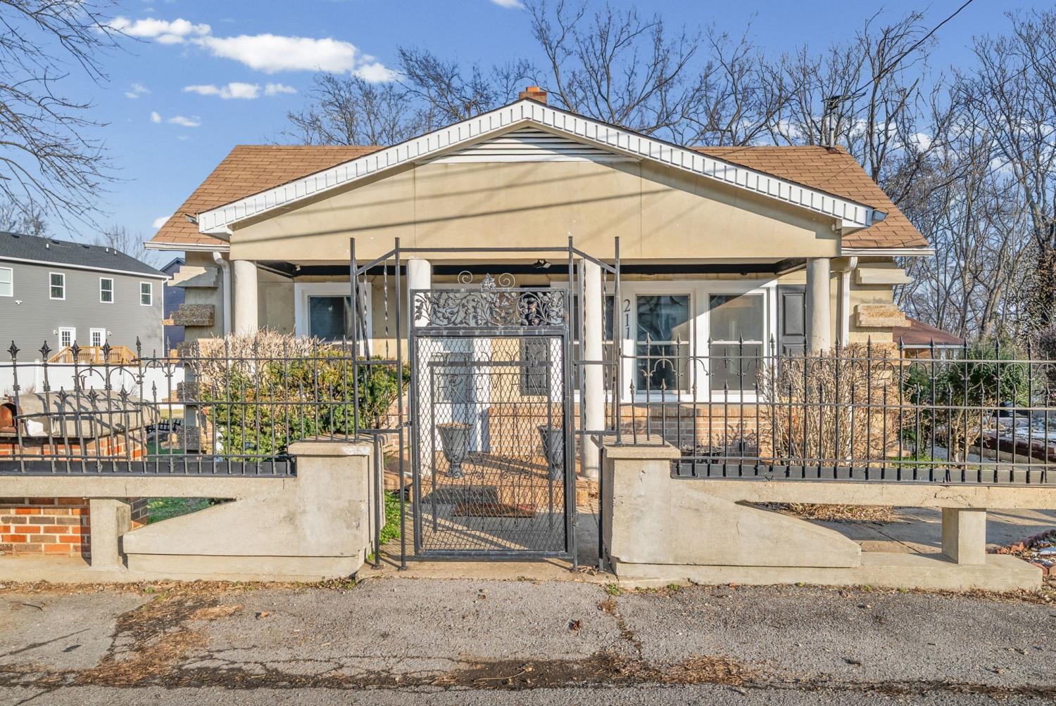 211-Saint-John-St For Sale