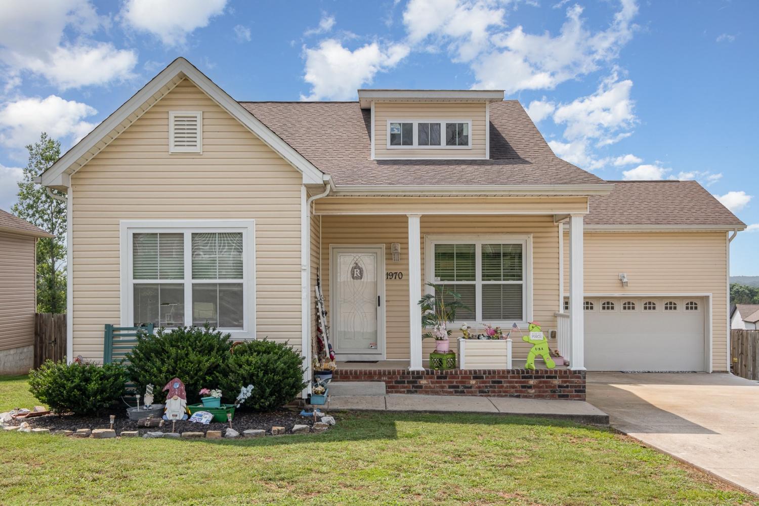 1970-Woodbury-Ln For Sale