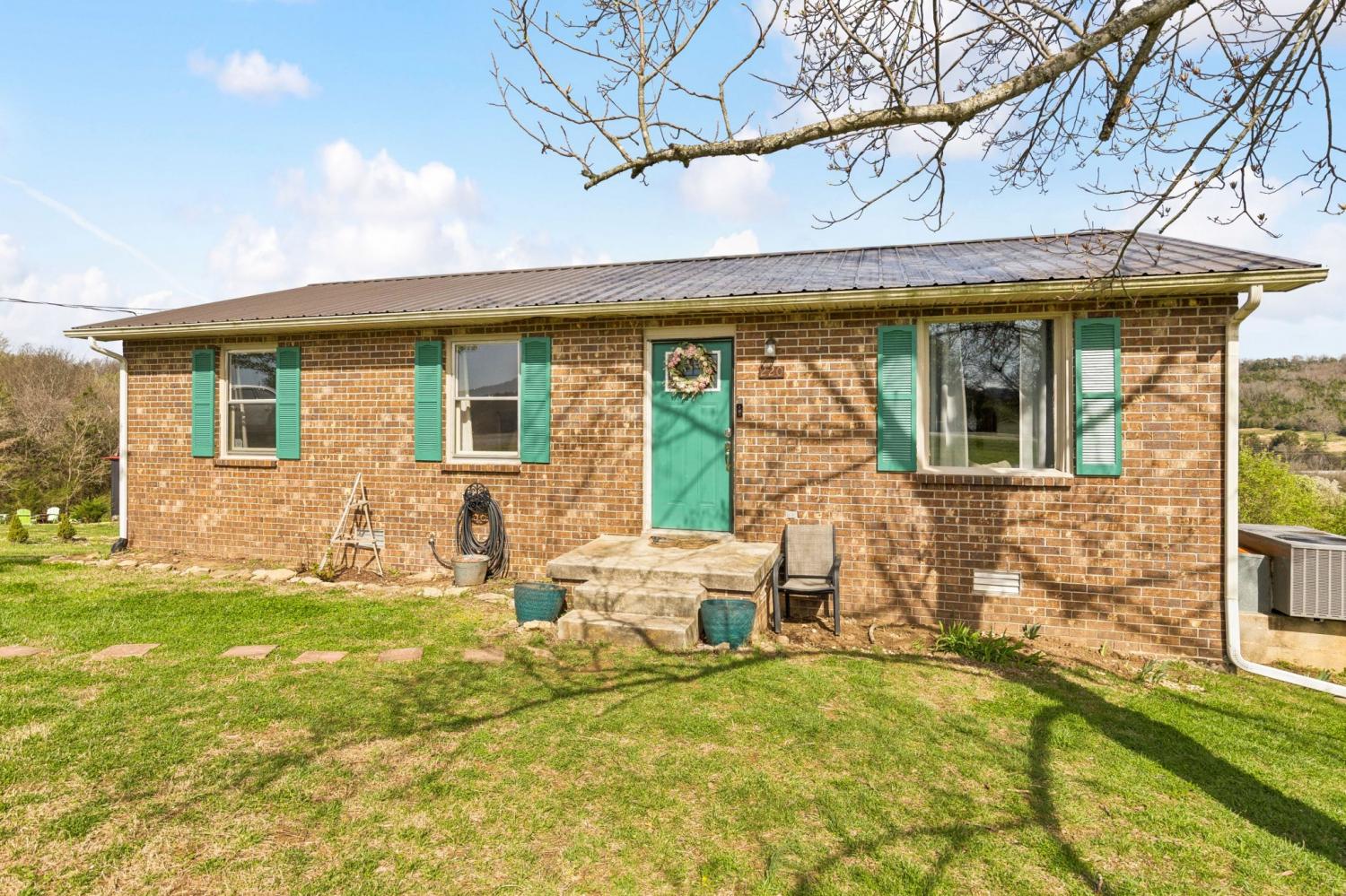 220-W-Main-St For Sale