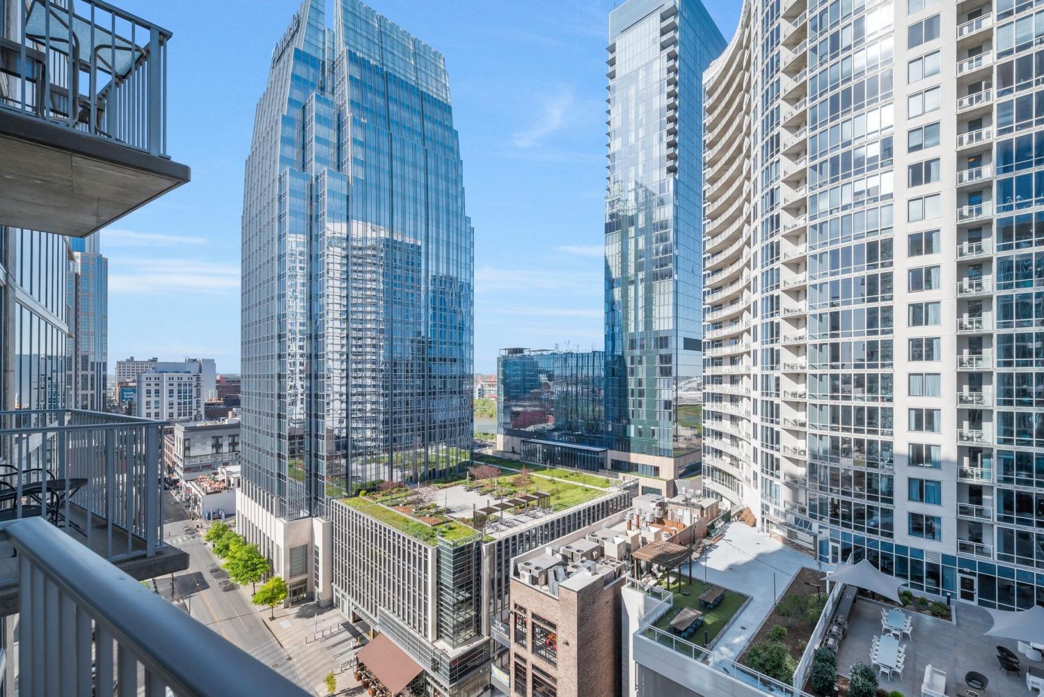 301-Demonbreun-St For Sale
