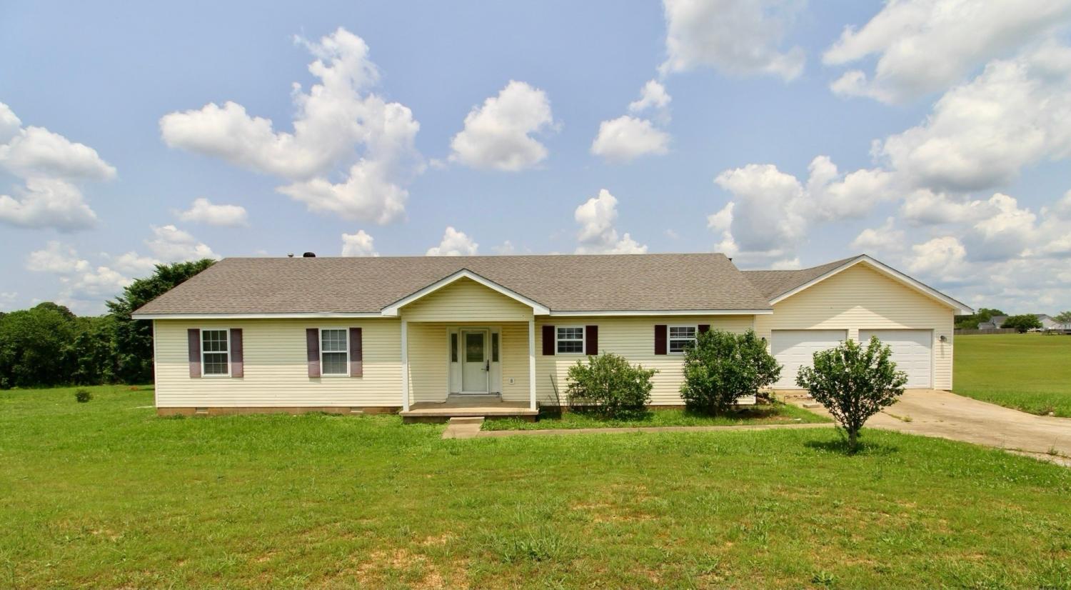 212-Southern-Downs-Dr For Sale