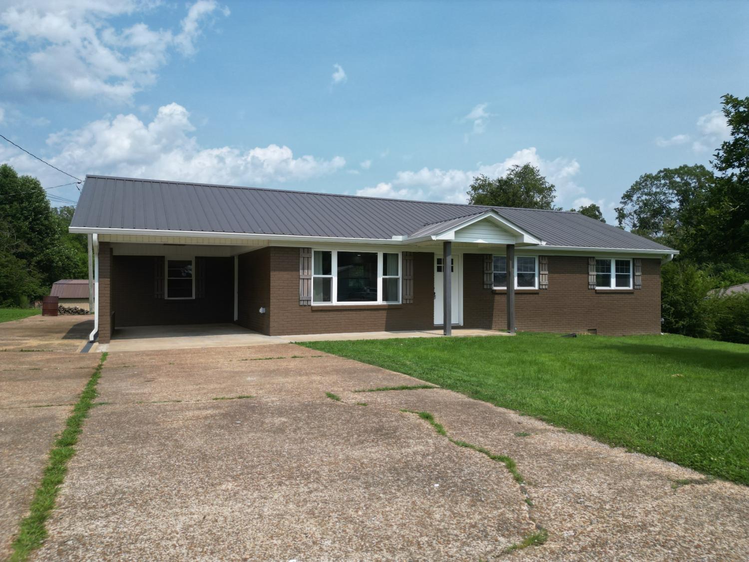 910-Hassell-Dr For Sale
