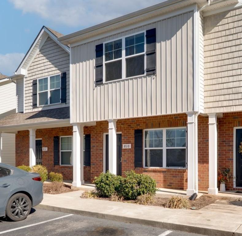 810-Staten-Dr For Sale