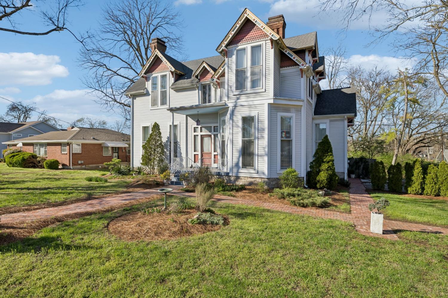 2500-Woodlawn-Dr For Sale