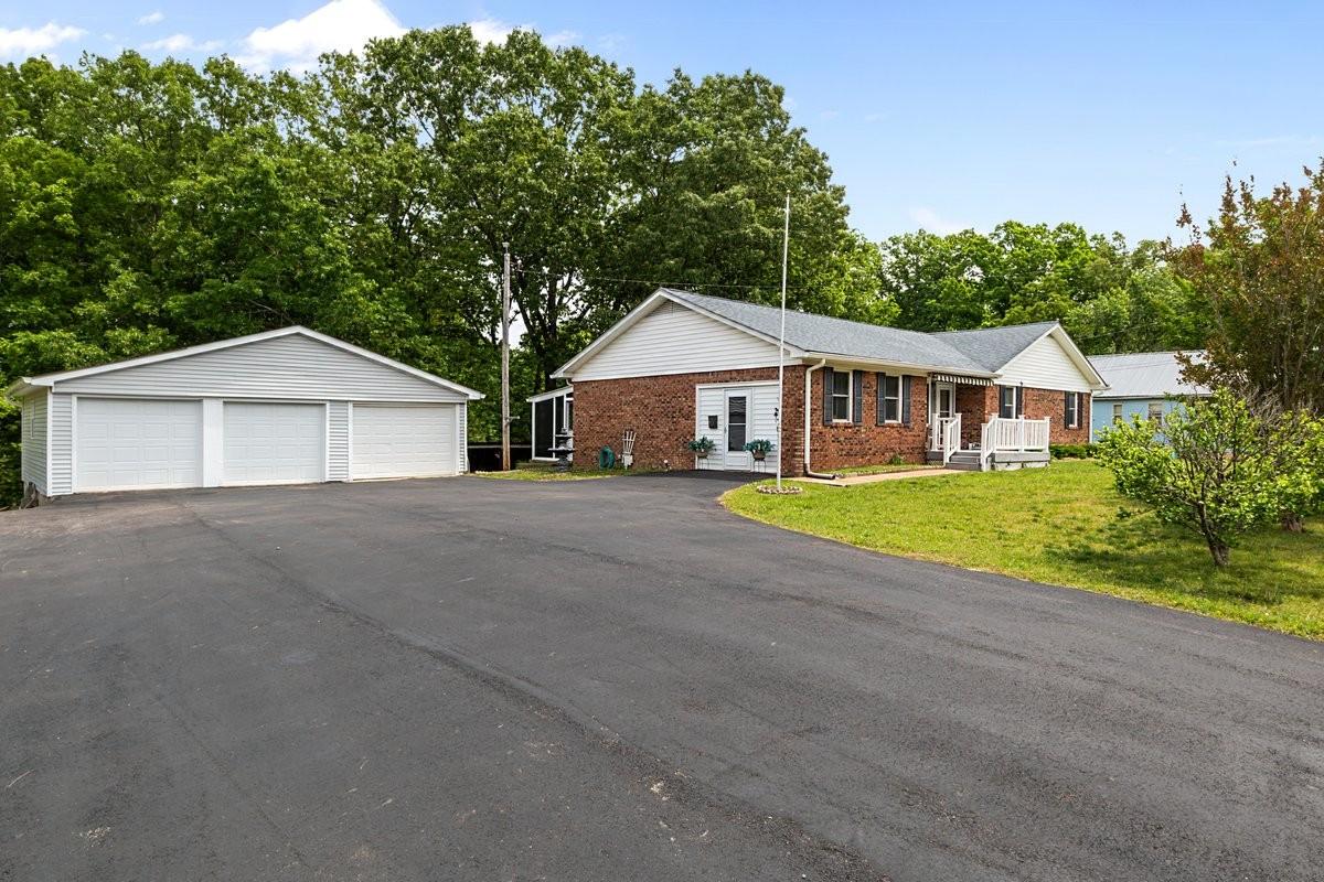 190-Post-Oak-Ave For Sale