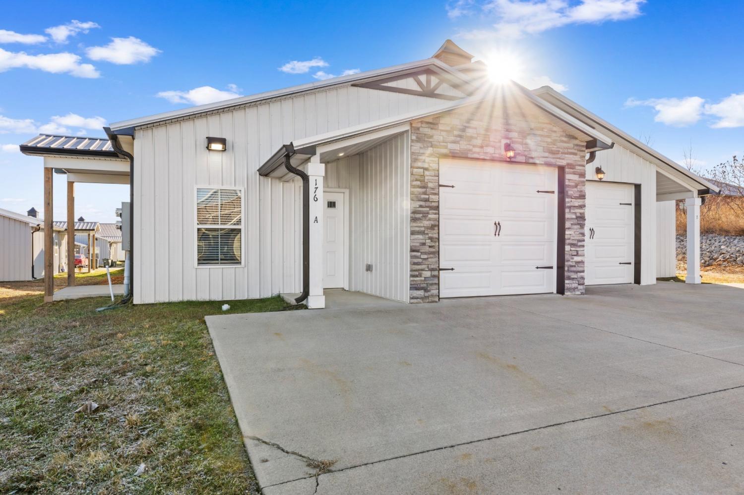 172-Bainbridge-Dr For Sale