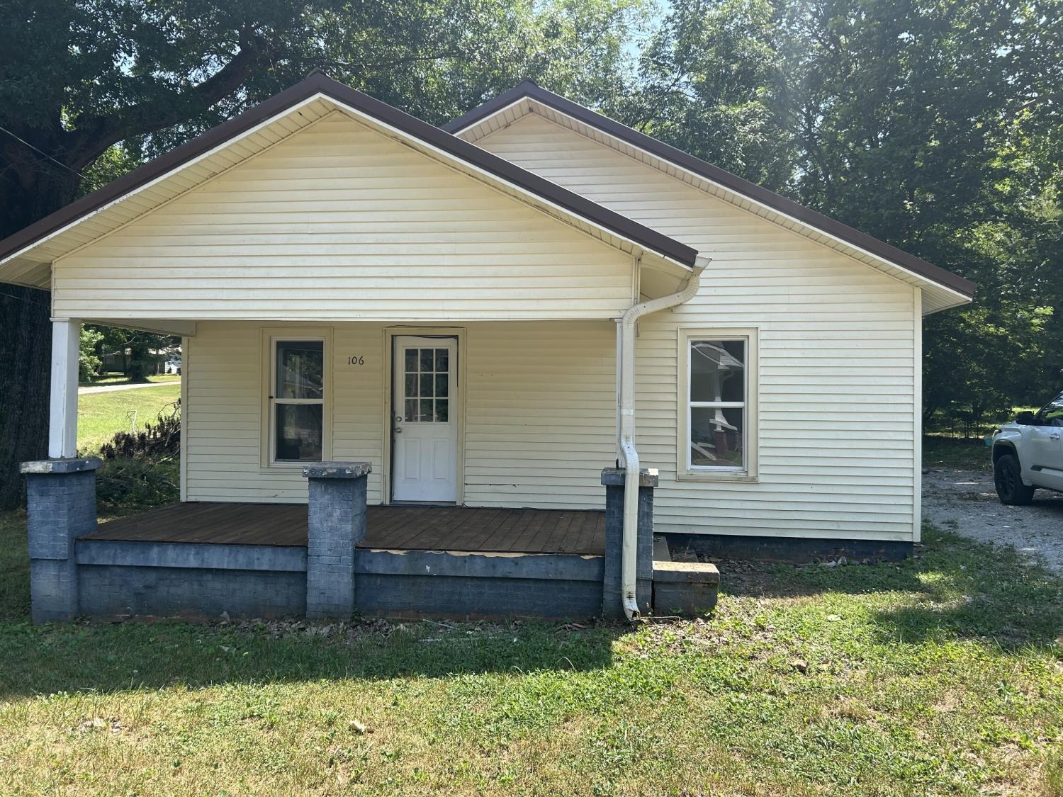 106-Hemlock-St For Sale