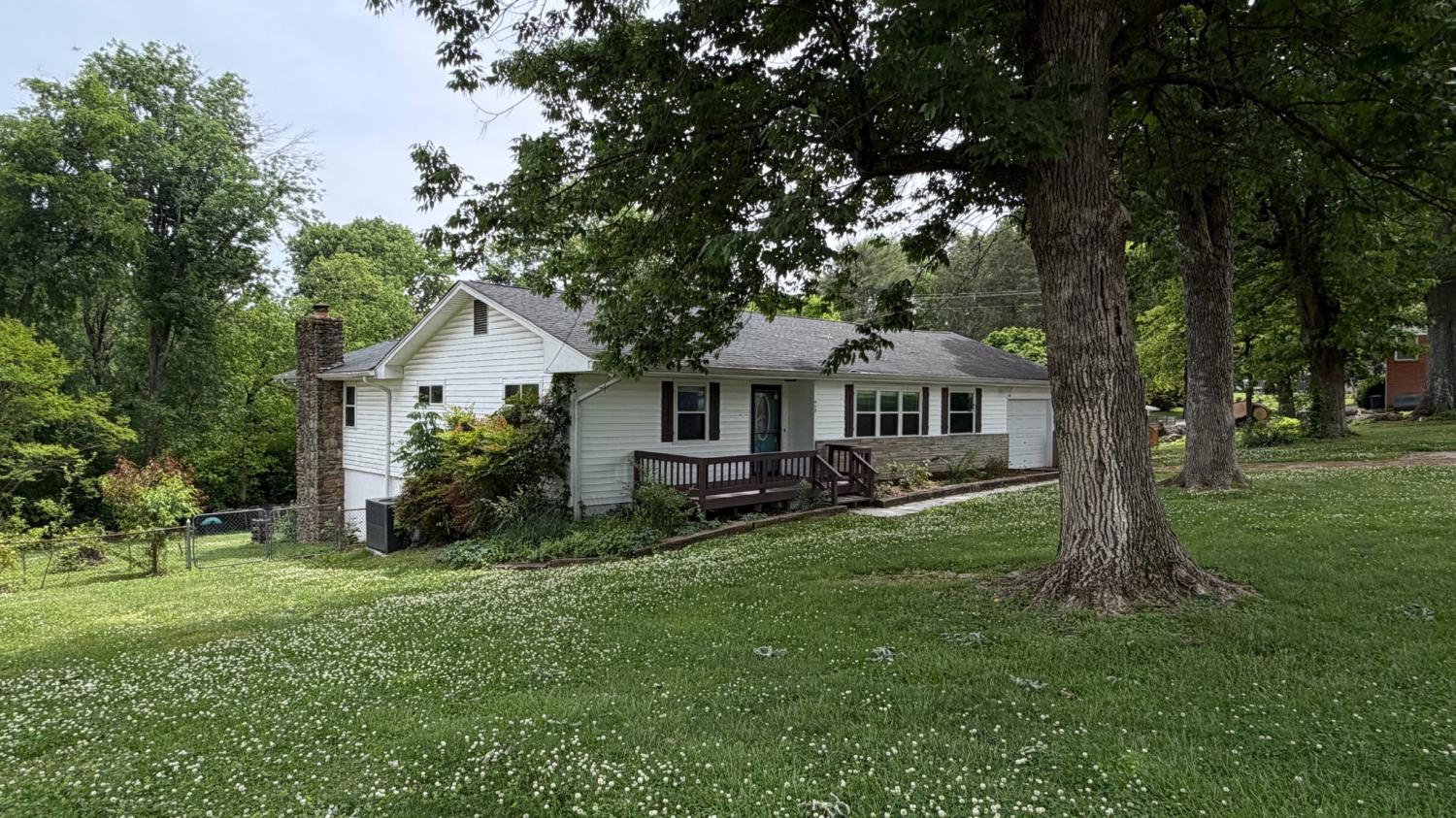 412-Woodland-Dr For Sale