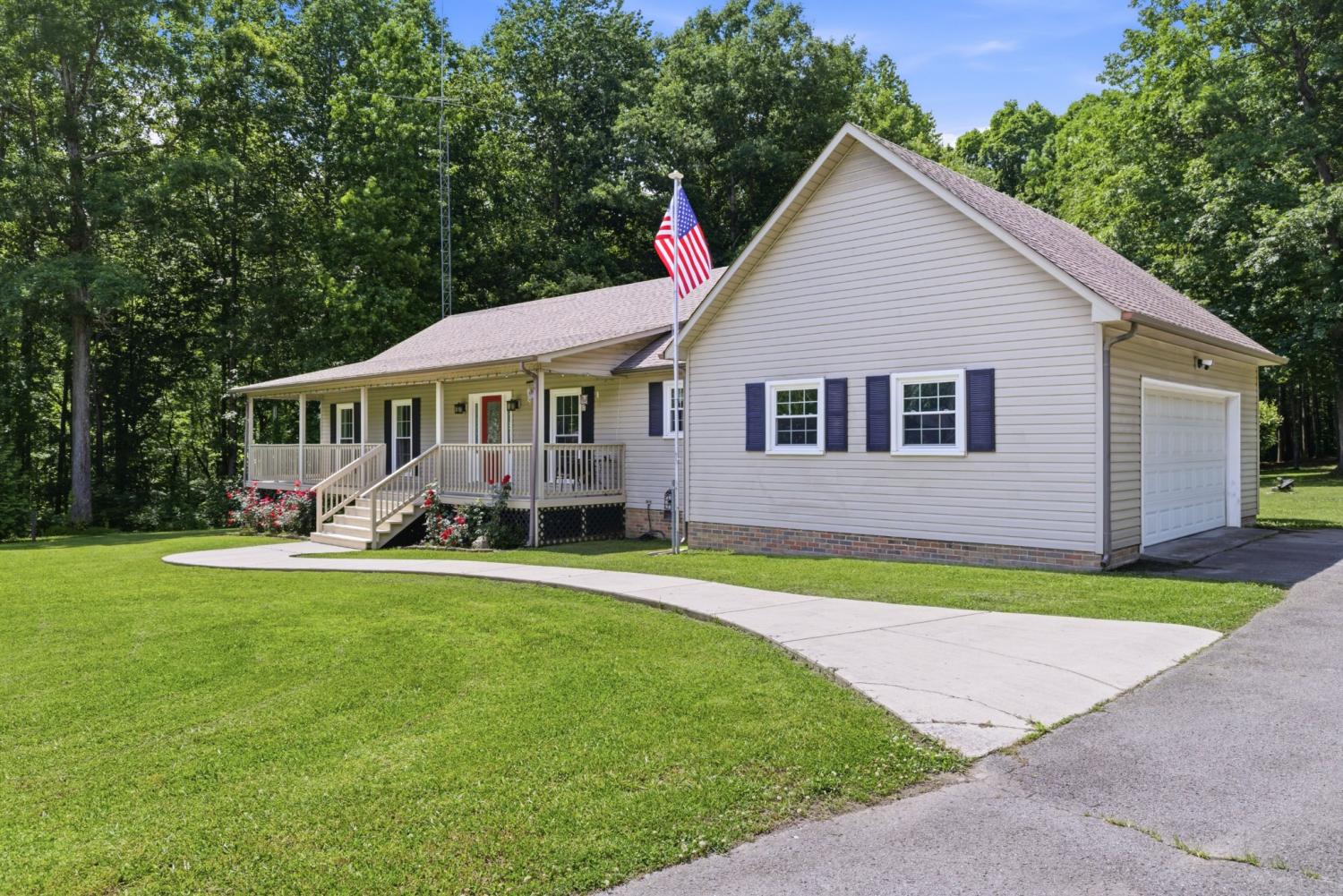 552-Jack-Thomas-Dr For Sale