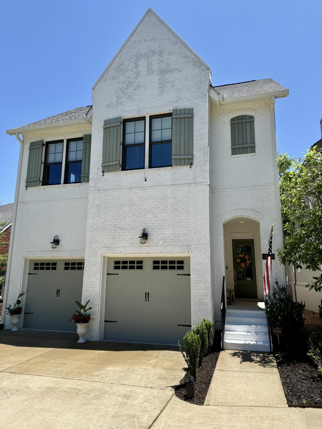 1200-Parkview-Cir For Sale