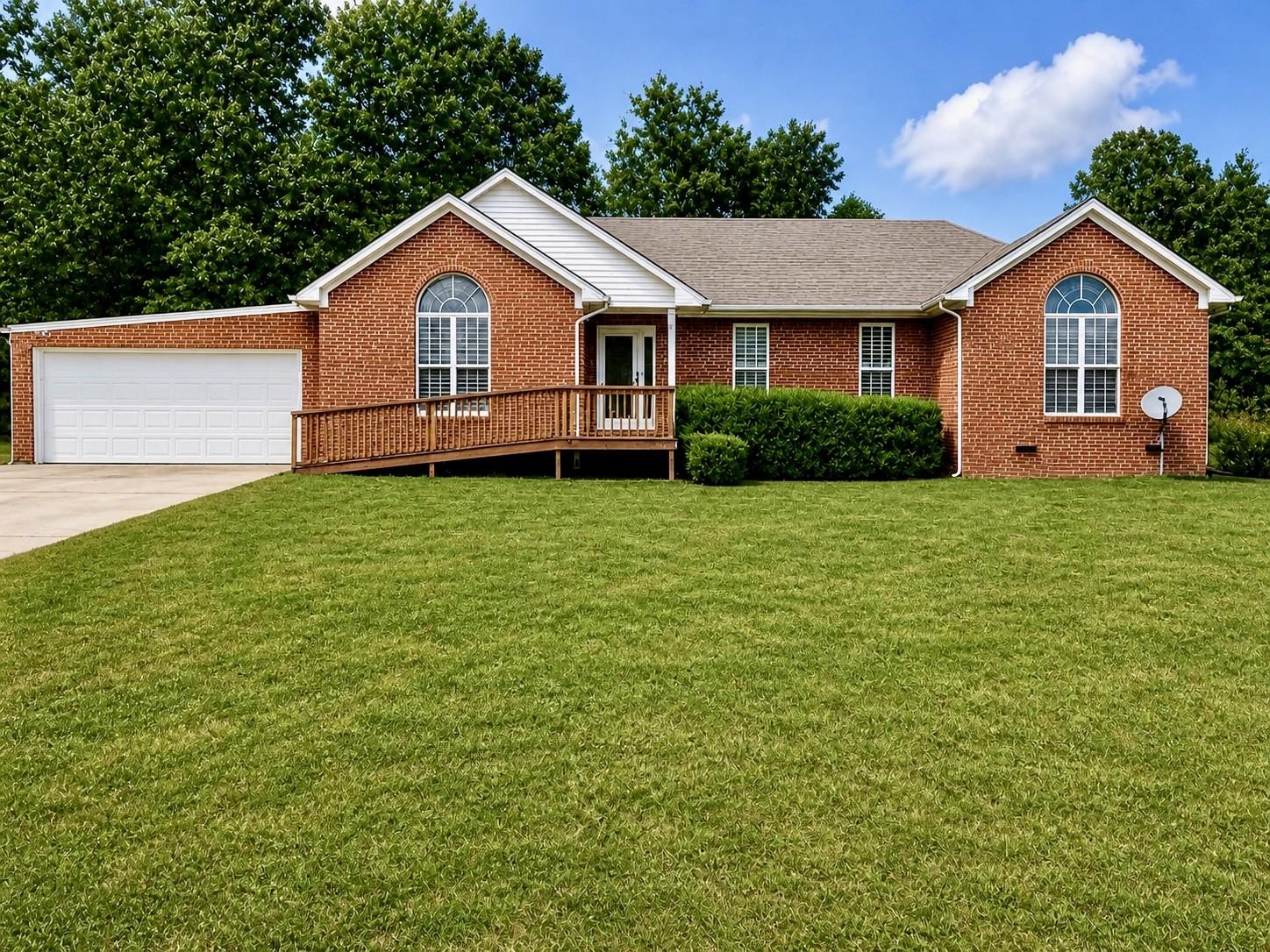 102-Woodside-Ln For Sale
