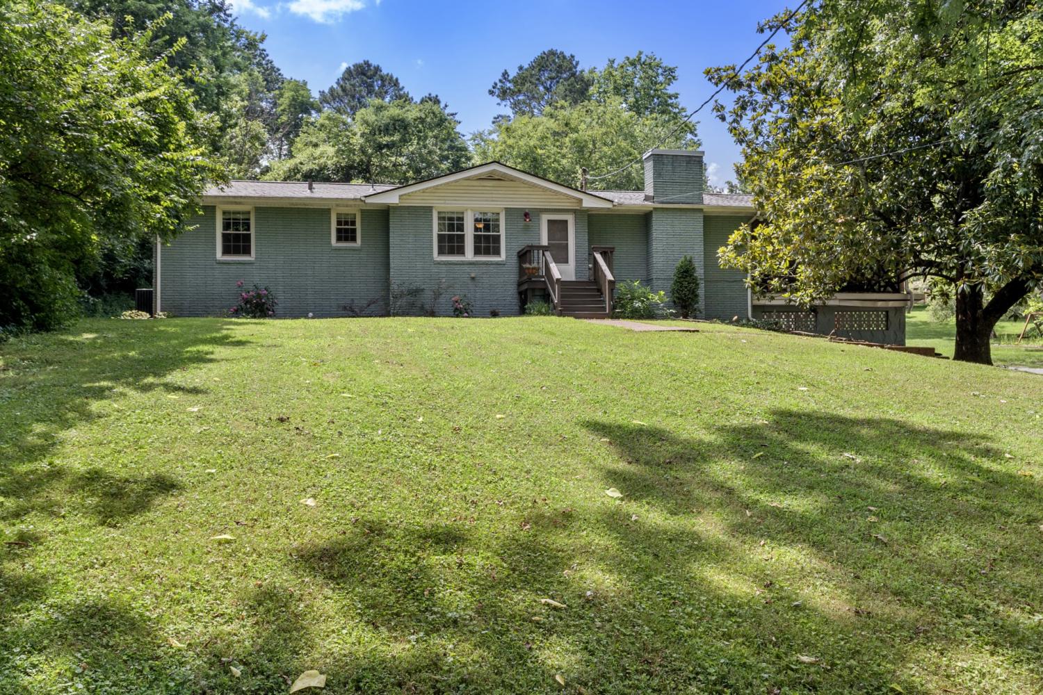 207-Fonnic-Dr For Sale