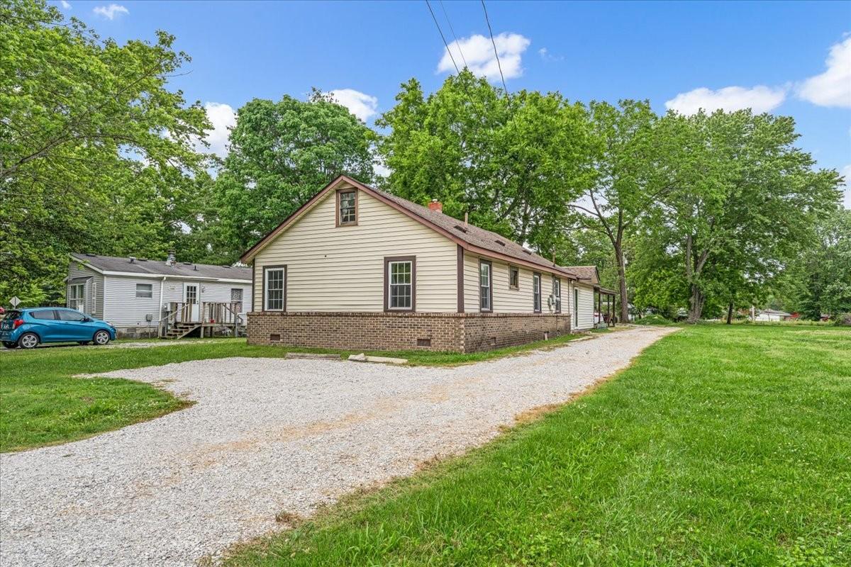 512-Country-Club-Dr For Sale