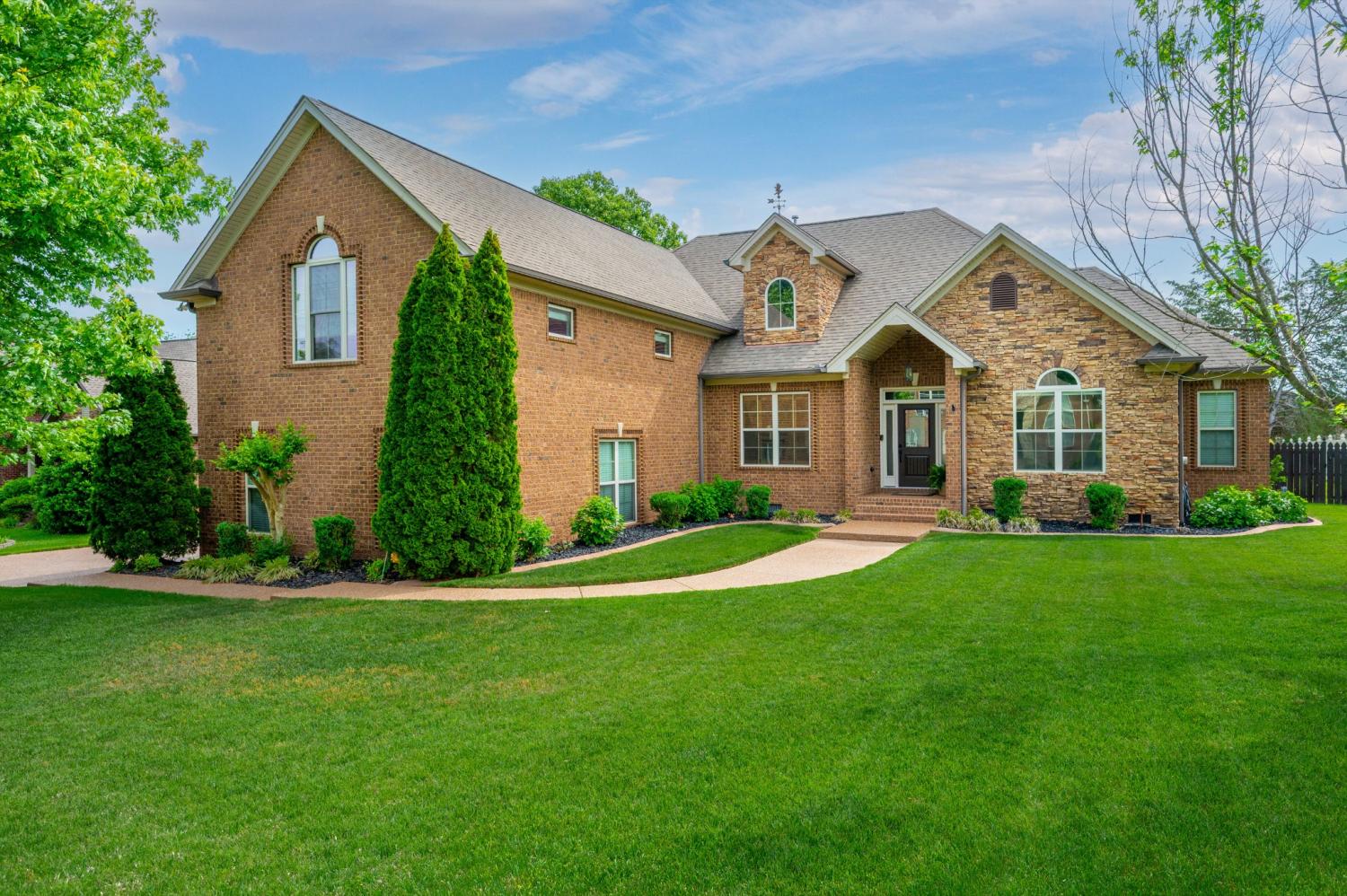 815-Tall-Oak-Trl For Sale