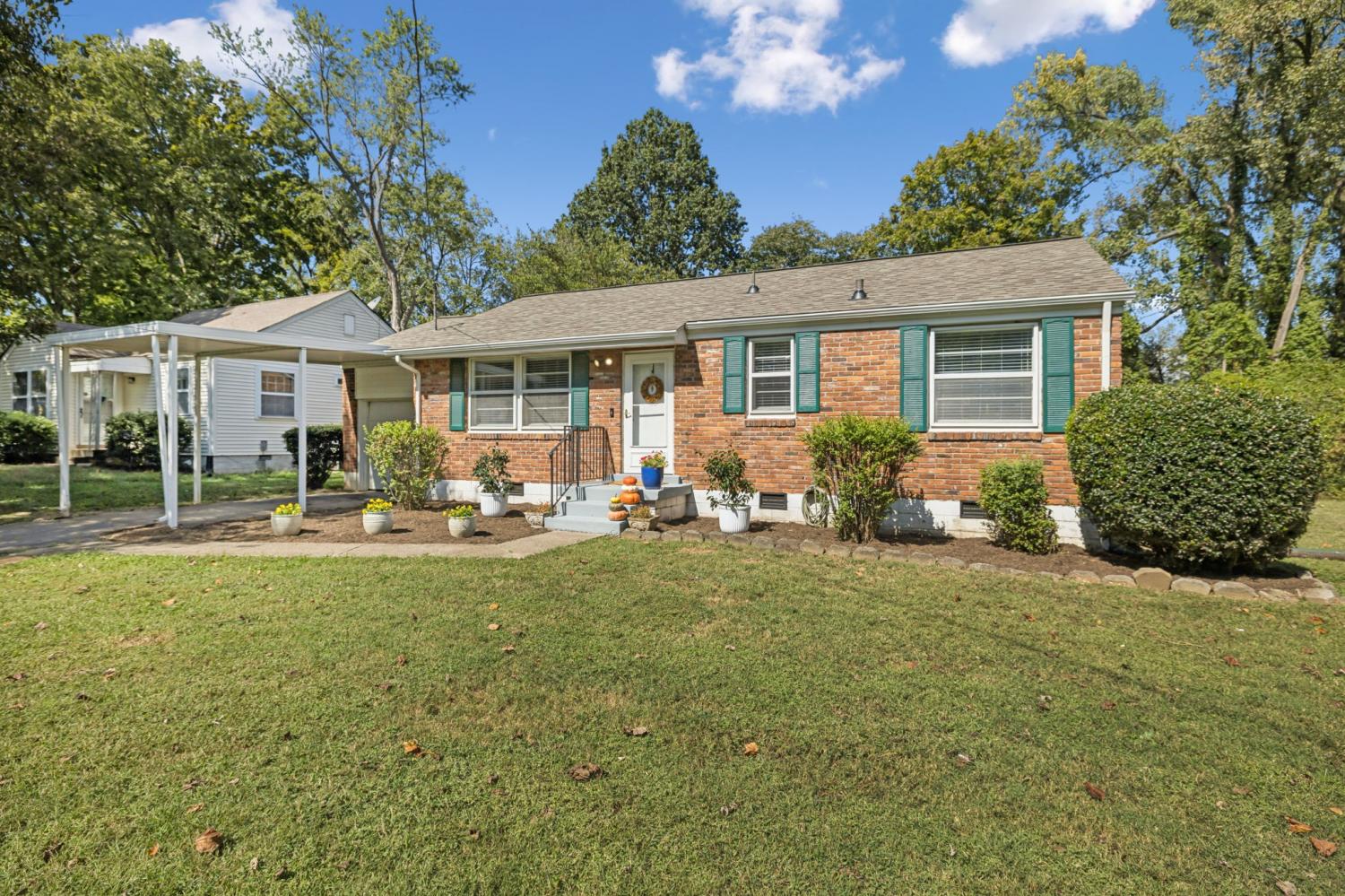 2812-Colonial-Cir For Sale