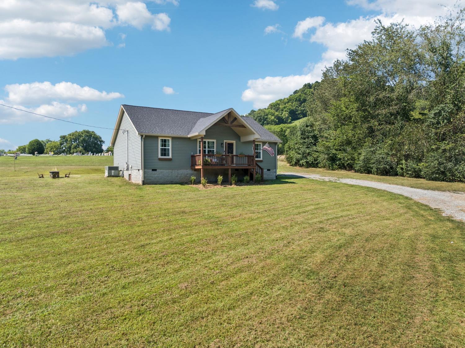 563-Defeated-Creek-Hwy For Sale
