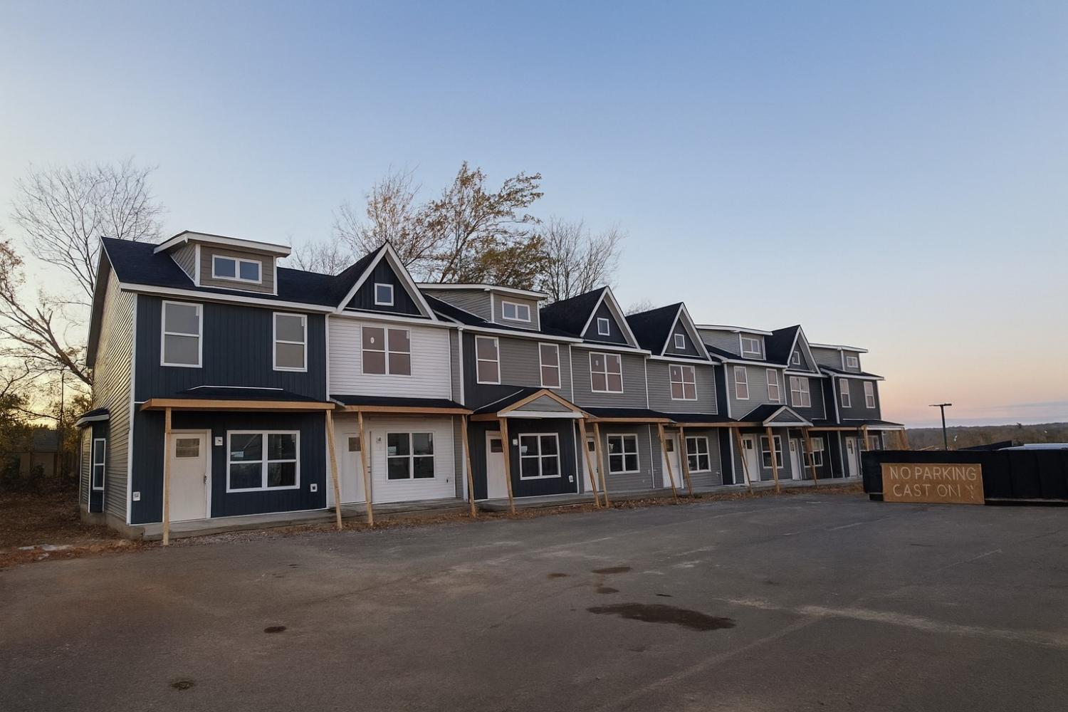 129-Front-Ridge-Circle For Sale