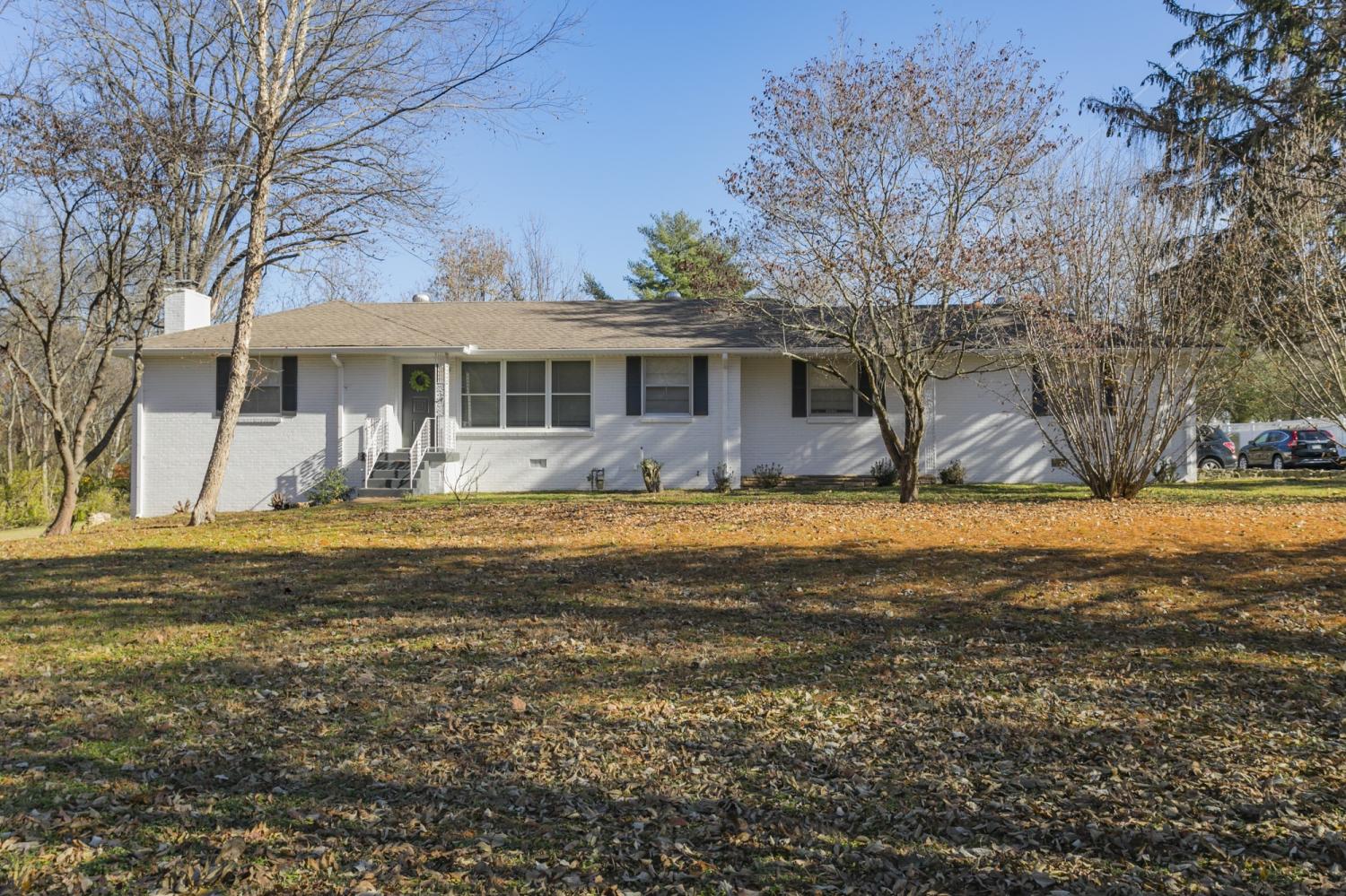 215-Donna-Dr For Sale