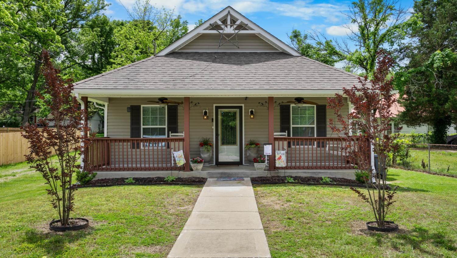 914-Woodland-St For Sale