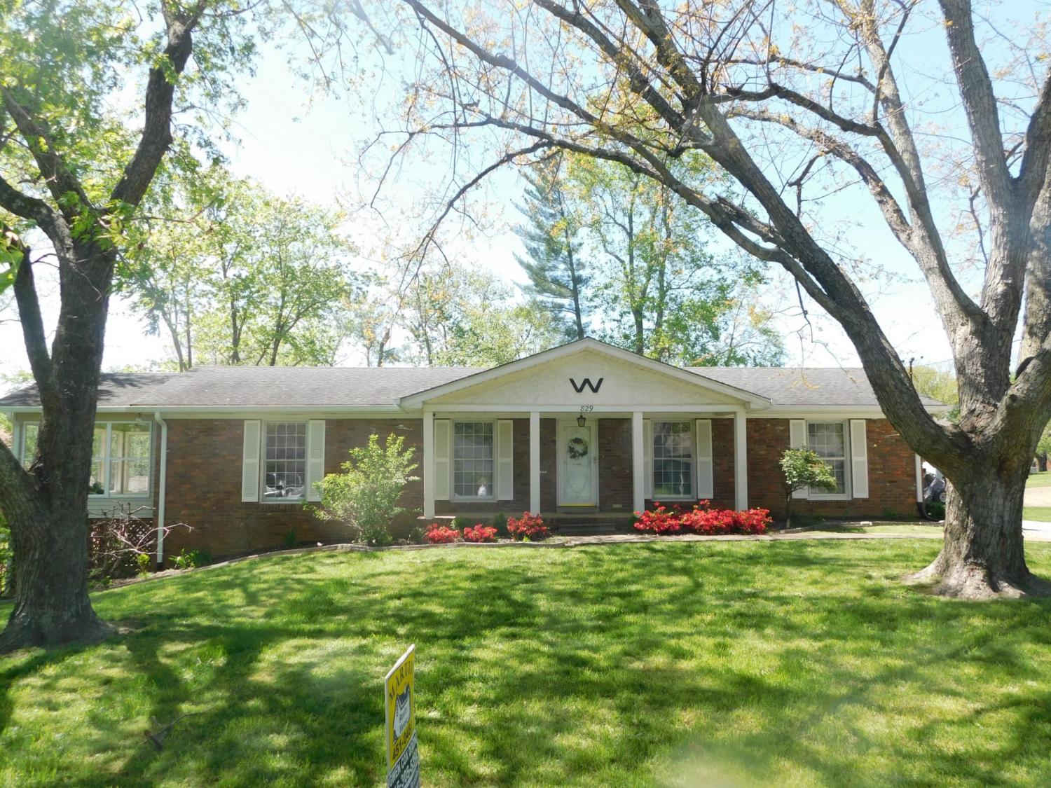 829-Kenny-St For Sale