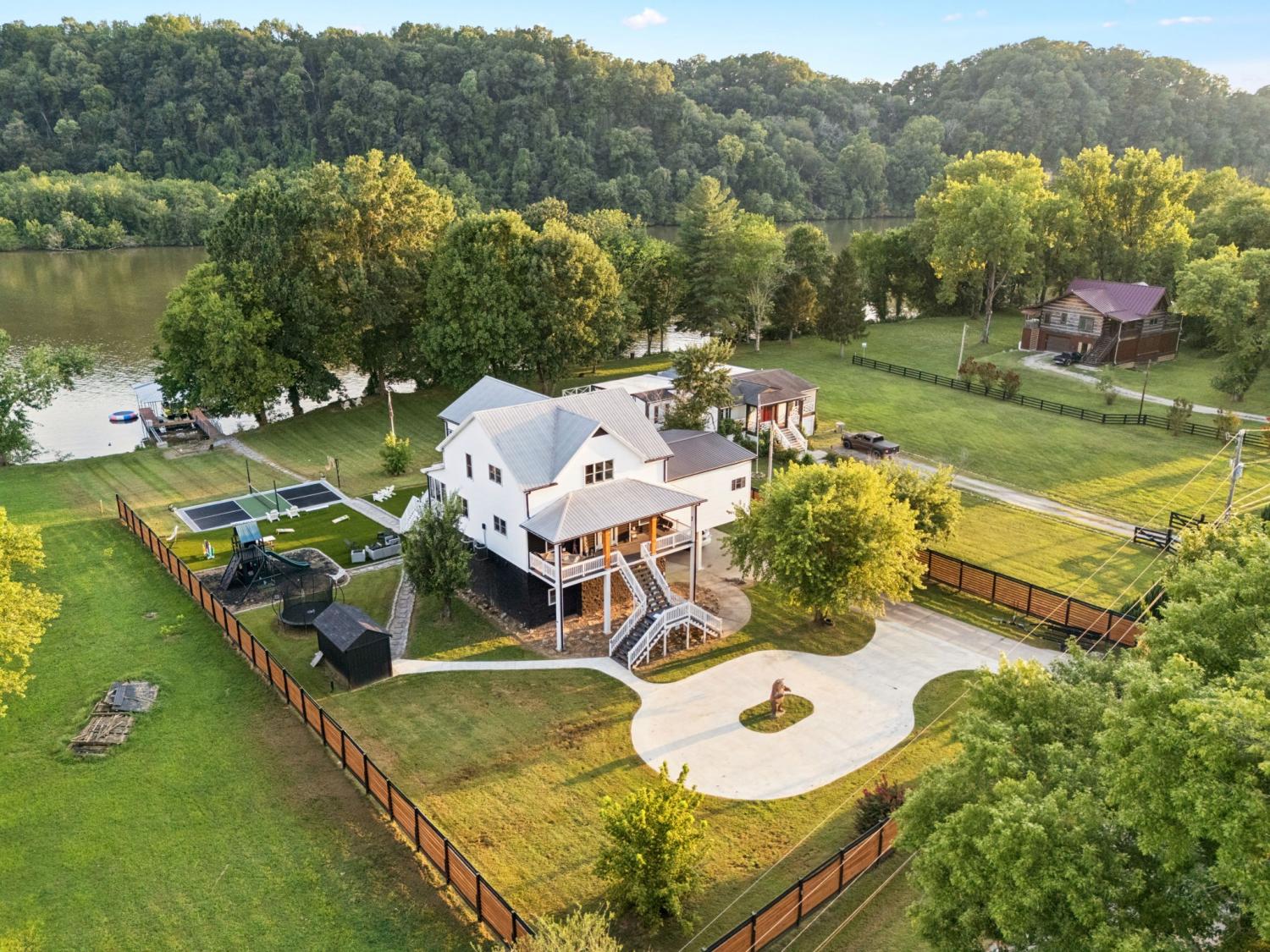1001-Cumberland-Dr For Sale