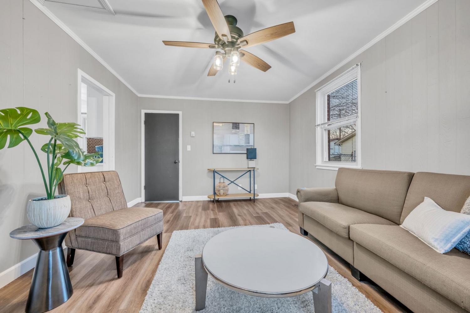 555-Ashe-Ave For Sale