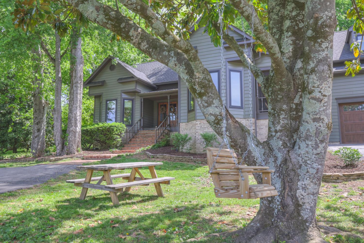 Whitthorne Middle School Property for Sale