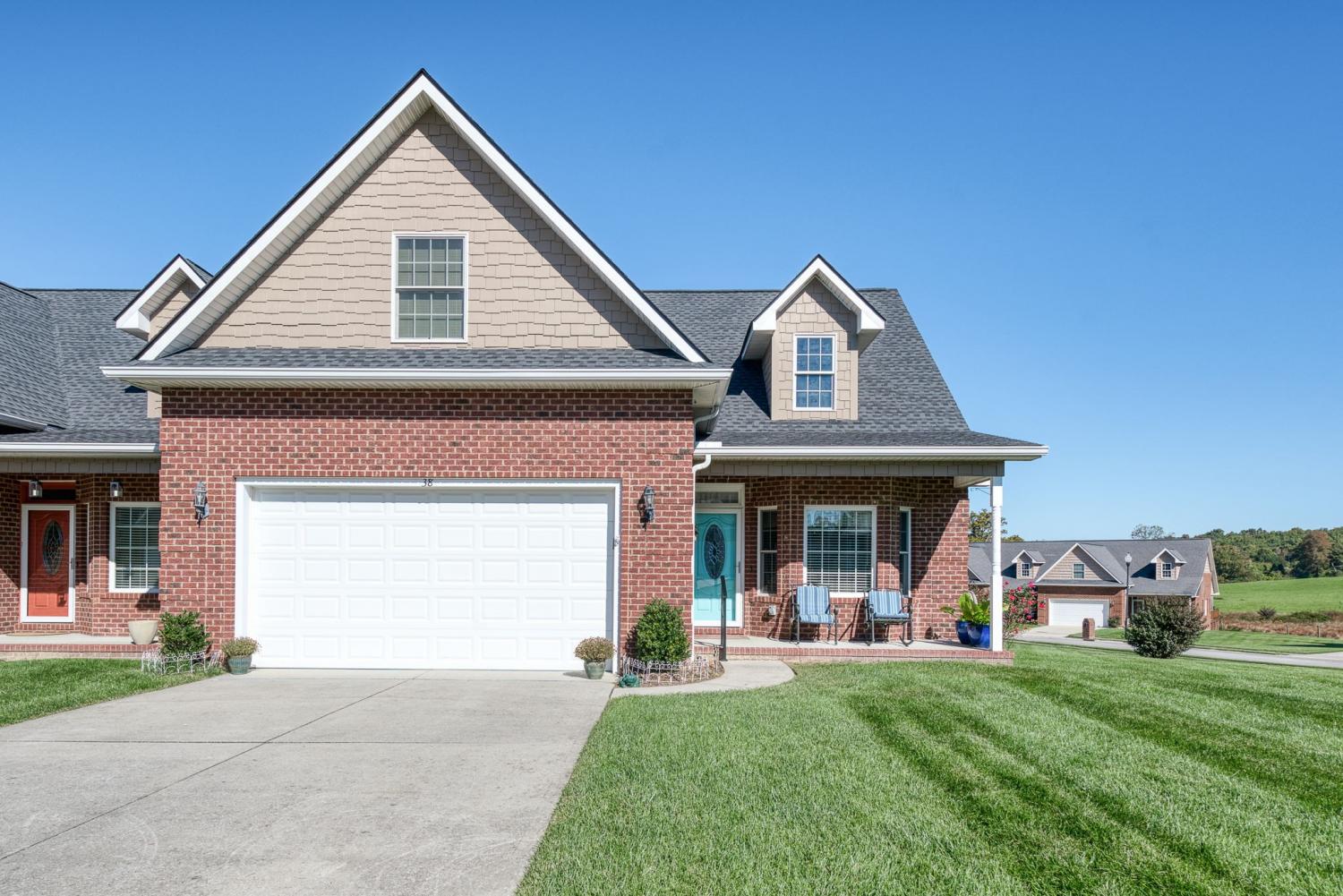38-Saddle-Brook-Ln For Sale