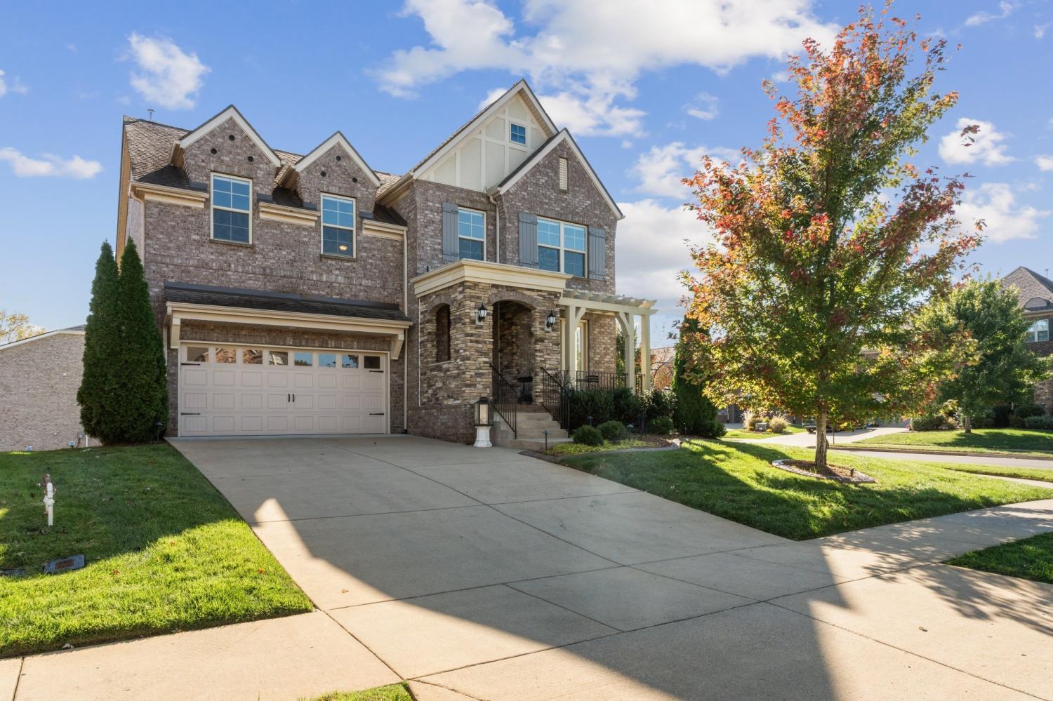 687-Fall-Creek-Cir For Sale