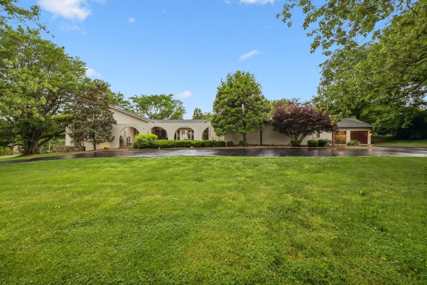 321-Granny-White-Pike For Sale