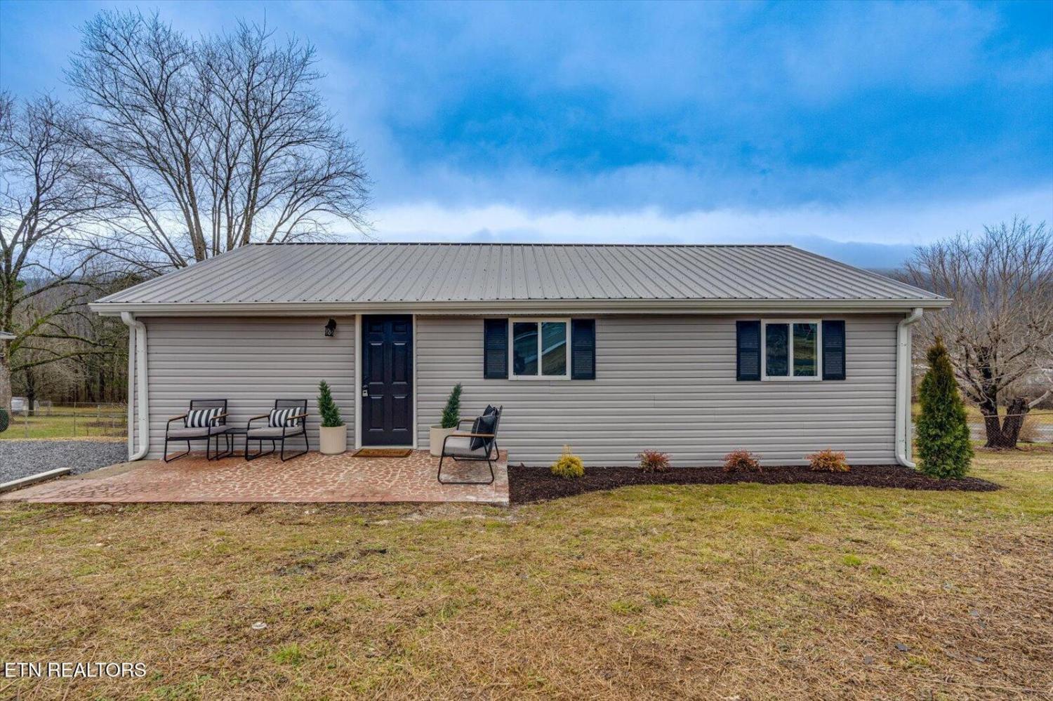 925-N-Maple-St For Sale