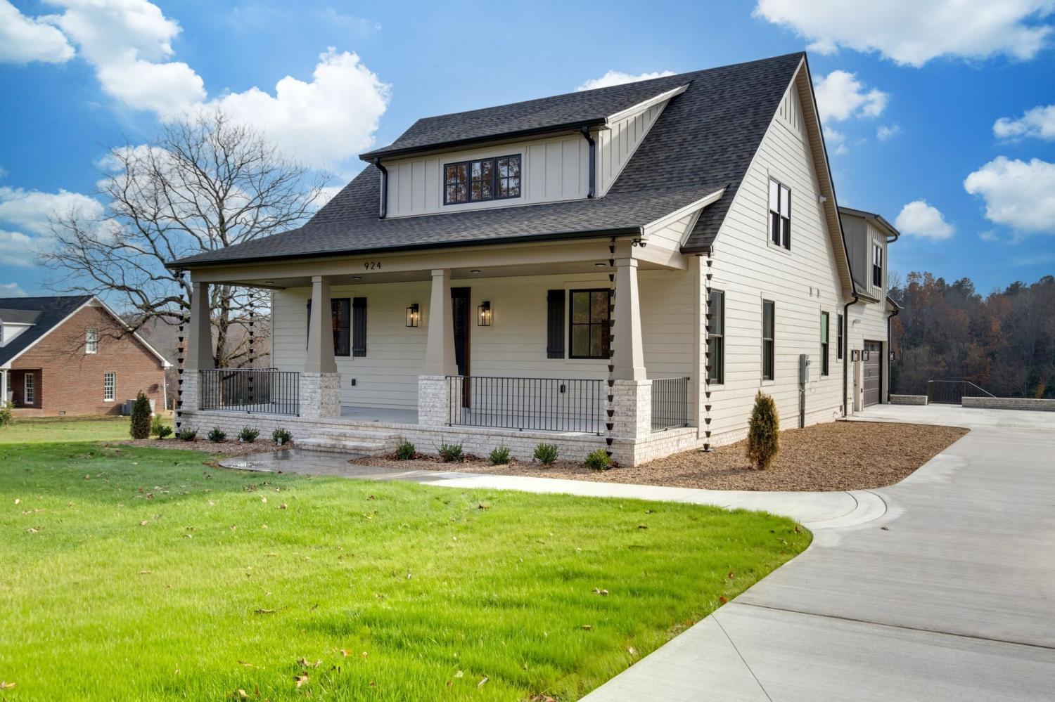 924-Hafner-Road For Sale