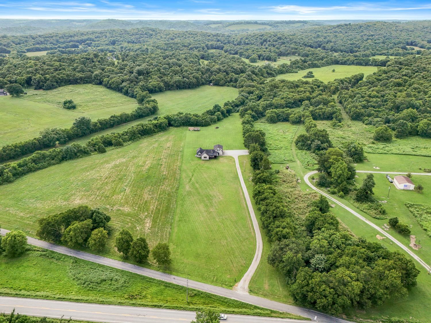 28-Henderson-Rd For Sale