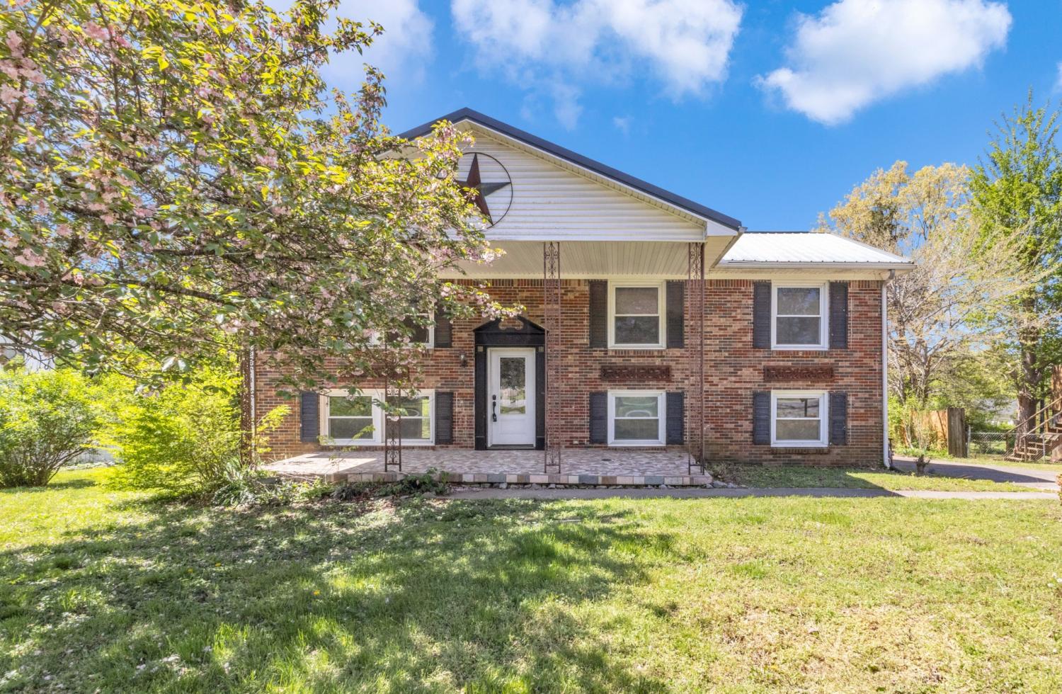 206-Kings-Deer-Dr For Sale