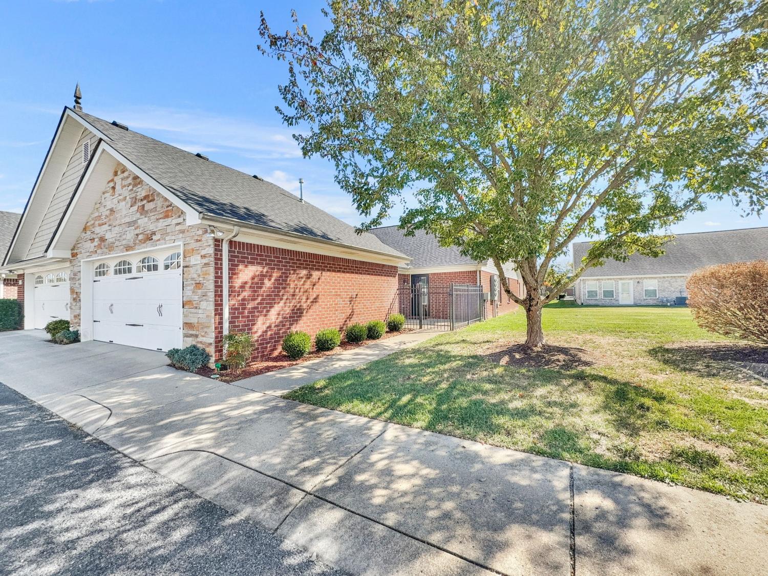 395-Devon-Chase-Hl For Sale