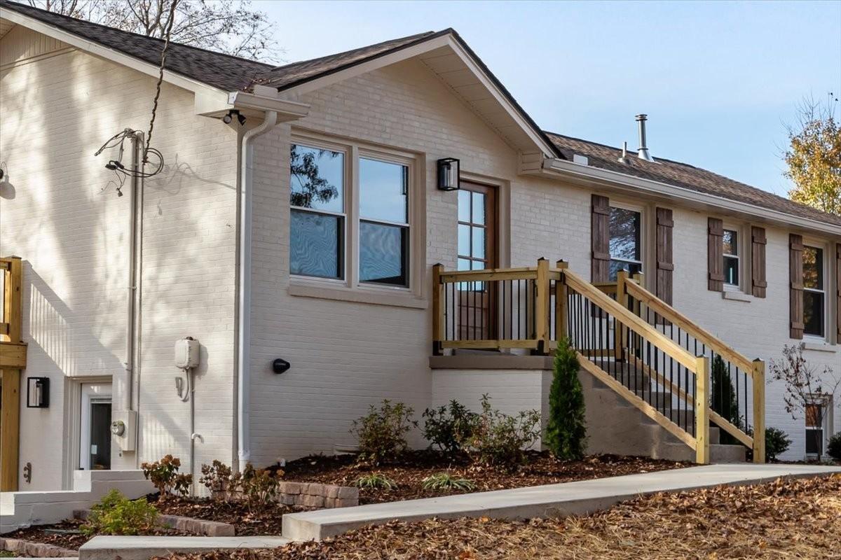 110-E-Circle-Dr For Sale