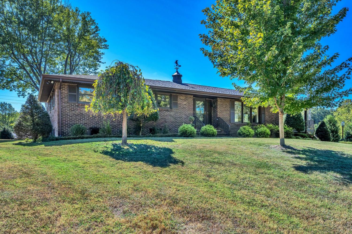 104-Lake-Circle-Dr For Sale
