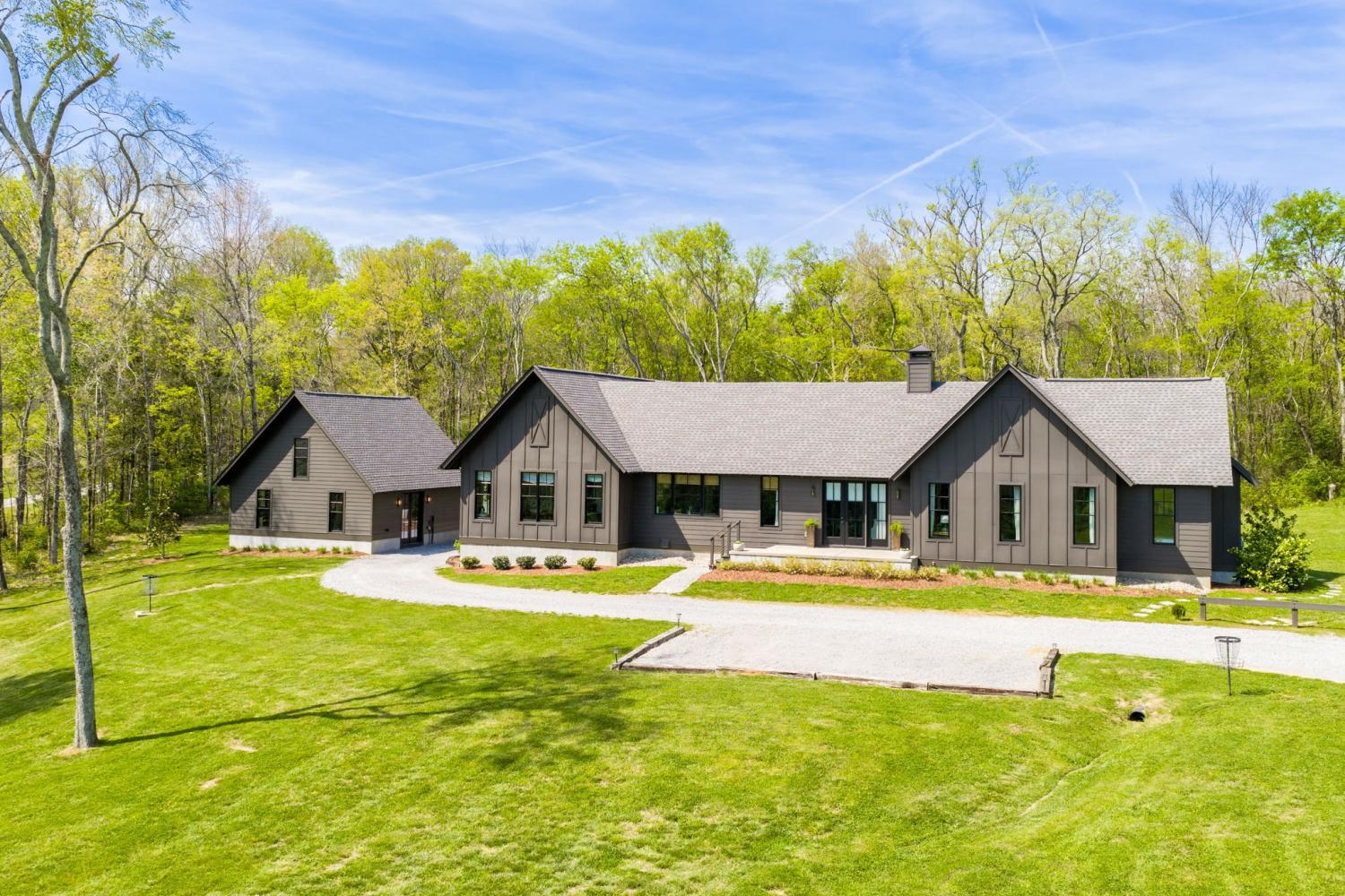 934-Hickory-Hills-Dr For Sale