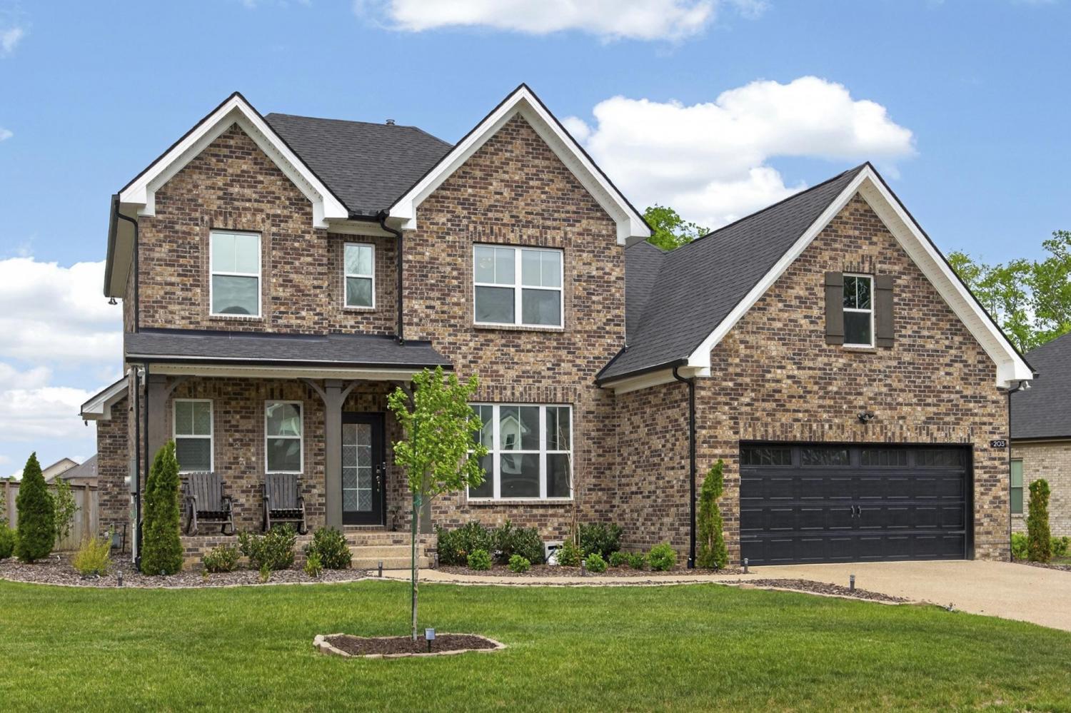 203-Strongpoint-Dr For Sale