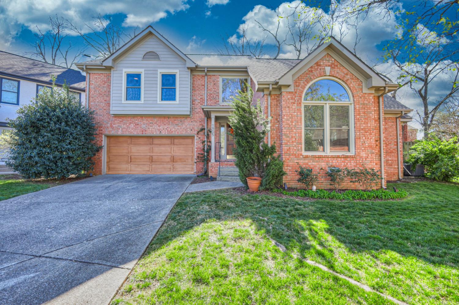 1905-Liberty-Sq For Sale