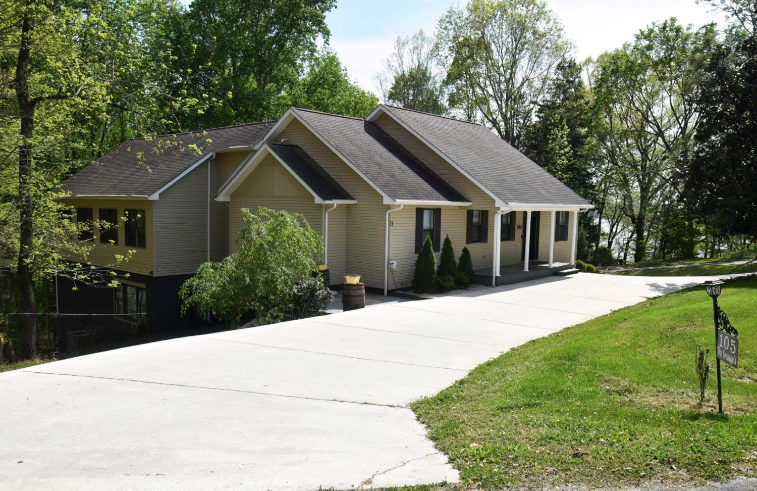 105-W-Paradise-Dr For Sale