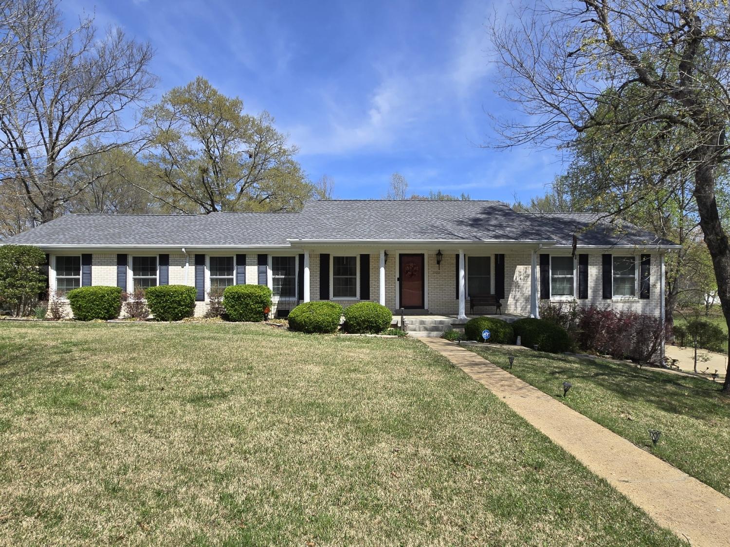 1100-Brentwood-St For Sale